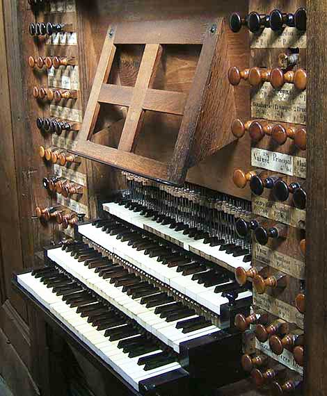 Console de l'orgue Riepp de Dole
